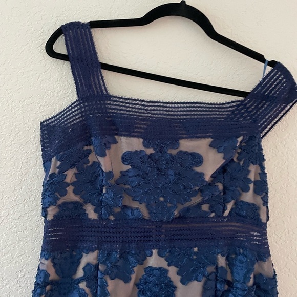 Alice McCall Magic Midi Blue Lace Cocktail Dress - Picture 4 of 12